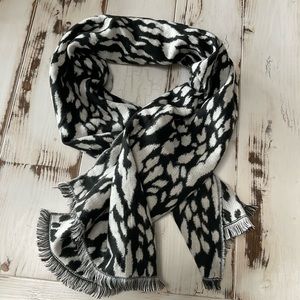 Banana Republic retail blanket scarf